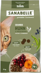 Verpakking Sanabelle Grande kattenvoer met kip, cranberries en kattenkop links in beeld