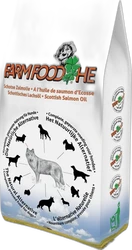 Witte 15 kg-zak Farm Food High Energy met logo, hondenillustraties en tekst over Schotse zalmolie